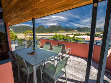 Aorere House - Collingwood Holiday Home