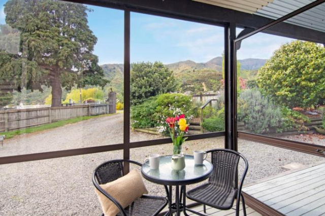 Waikawa Mountain View - Waikawa Holiday Home - Marlborough