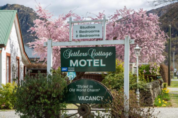 Settlers Cottage Motel