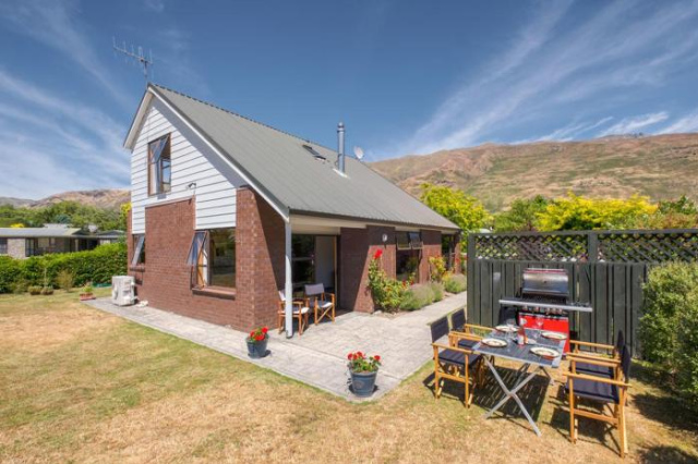 Wanaka Tranquility - Wanaka Holiday Home - 卡德罗纳高山度假村