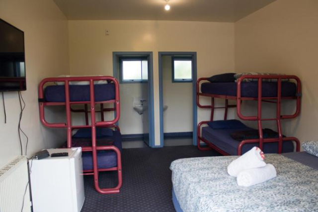 The Lazy Shag Lodge - Canterbury