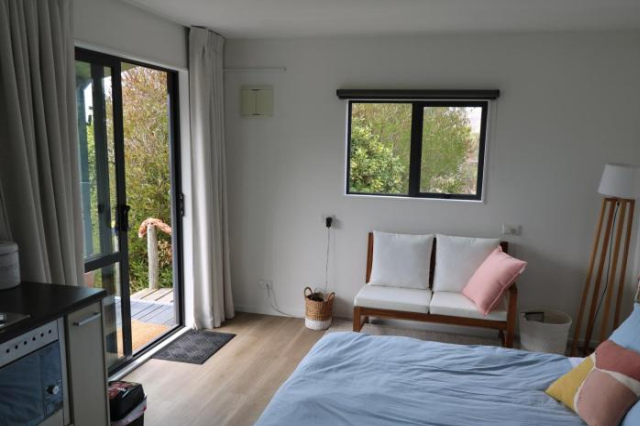 Church Bay cabin: sunny, great views - Canterbury