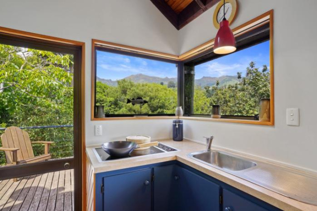 The Tree House - Akaroa Holiday Home - Canterbury