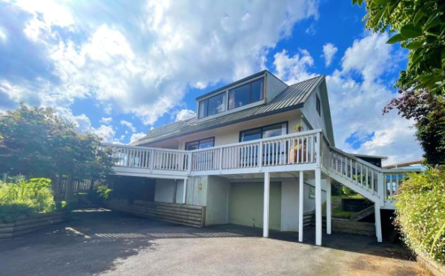 Family home with stunning view of the lake - 豐盛灣大區