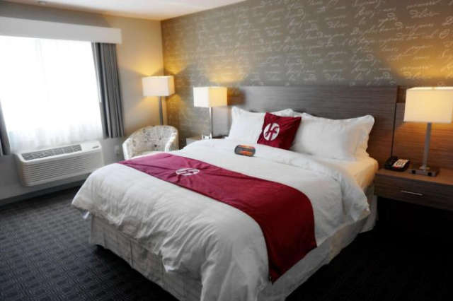 Best Western Plus Hartford Hotel - Los Angeles