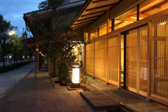 Tachibana Shikitei - Kaga Onsen