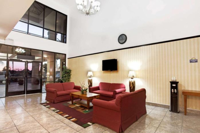 Days Inn & Suites Artesia - Los Angeles