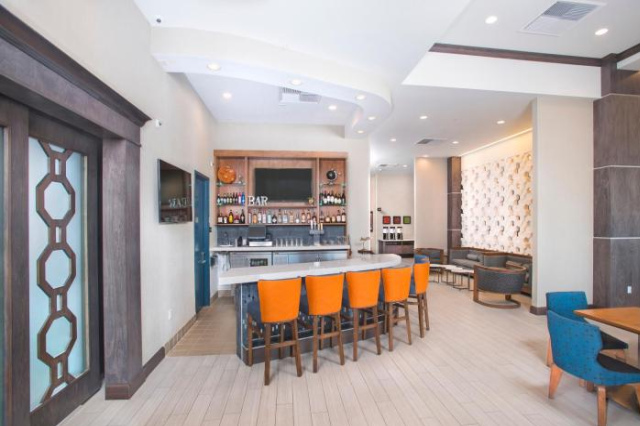 Hampton Inn & Suites Los Angeles LAX El Segundo - Los Angeles