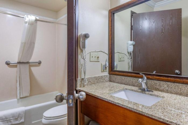 Comfort Inn Eagle Rock near Old Town Pasadena, California - Los Angeles