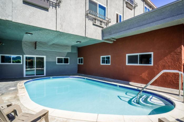 Maywood Hotel - Los Angeles