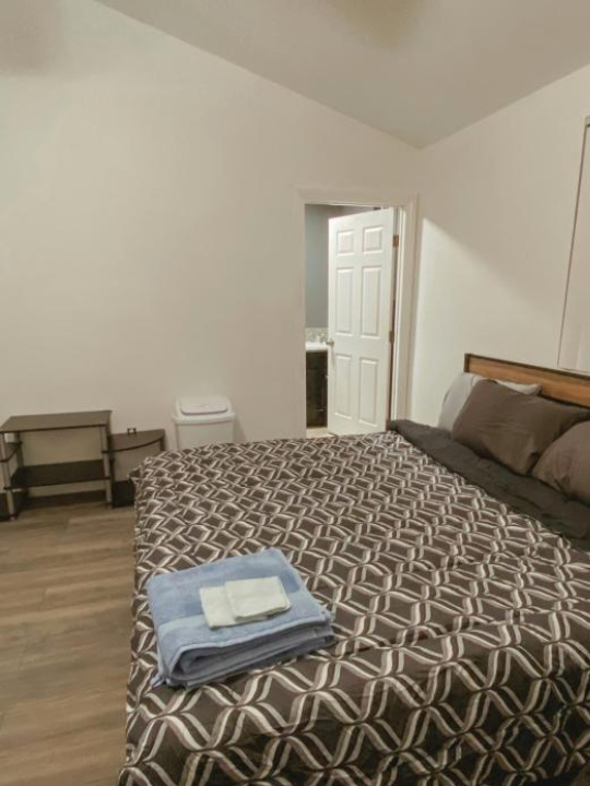 Private Long Term Bedrooms Near USC & SoFi in Duplex - Los Angeles