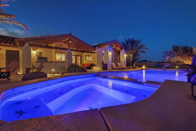 Luxury villa with pool and spa - Las Vegas
