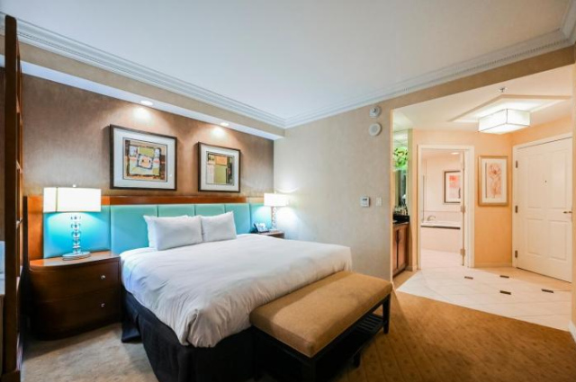 MGM Signature Towers, Balcony Suite, Strip View - NO RESORT FEES! - Las Vegas