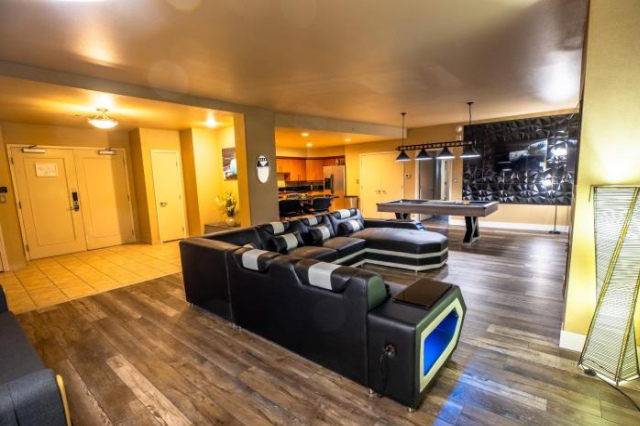 2100 SqFt Penthouse Suite W/ Strip Views! POOL GYM - Las Vegas