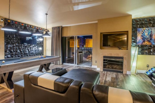 2100 SqFt Penthouse Suite W/ Strip Views! POOL GYM - Las Vegas