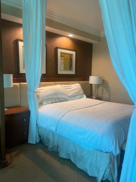 MGM Signature Deluxe Balcony Strip View Suite - Las Vegas