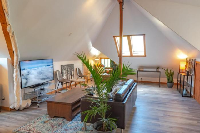 Gorgeous 1BR Attic Space - Walk to Cafes & Shops - 西雅圖