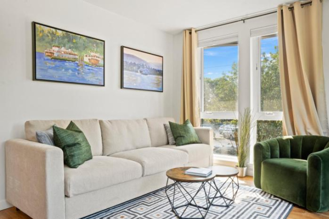 NEW Bright Capitol Hill Condo, Great Location Views - Seattle