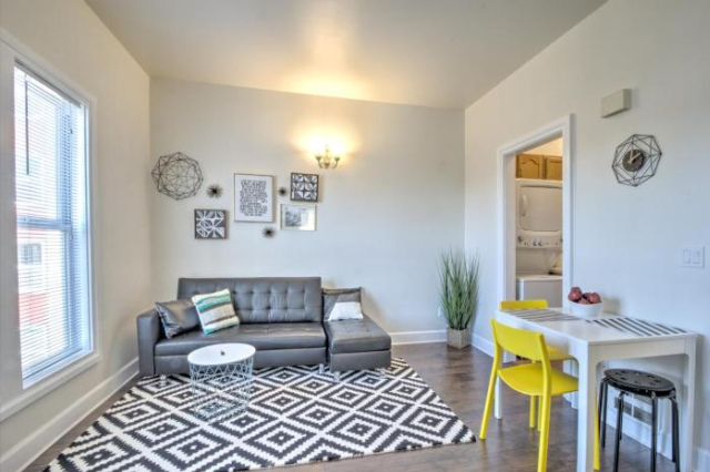 Xin Fanxiu Mingliang Yi Woshi Gongyu - Guohuishan Zhongxin - APT B - Seattle