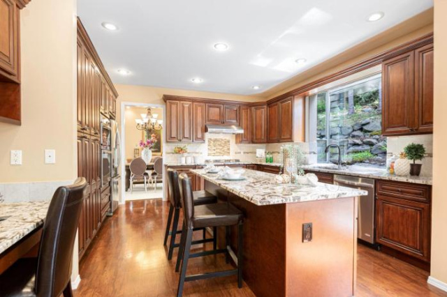 Upscale beautiful house in Bellevue, WA - Seattle