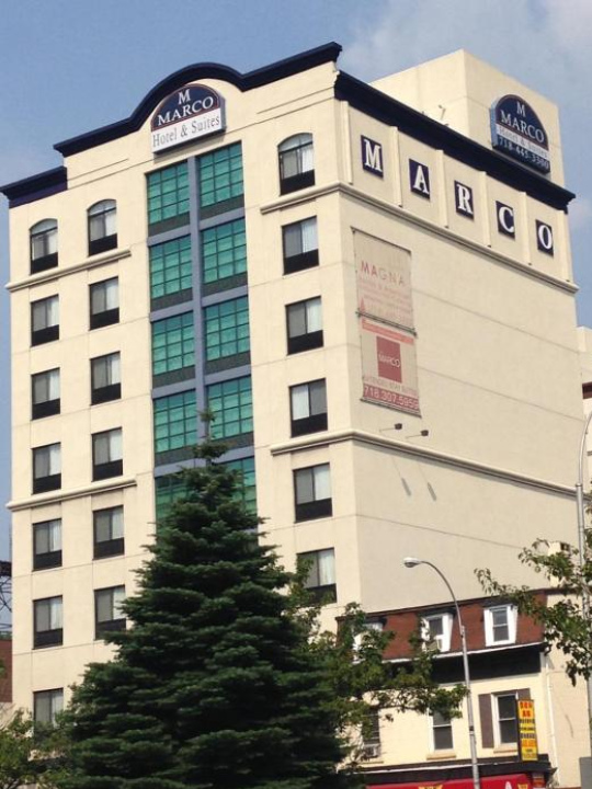 Marco LaGuardia Hotel & Suites - 皇后區