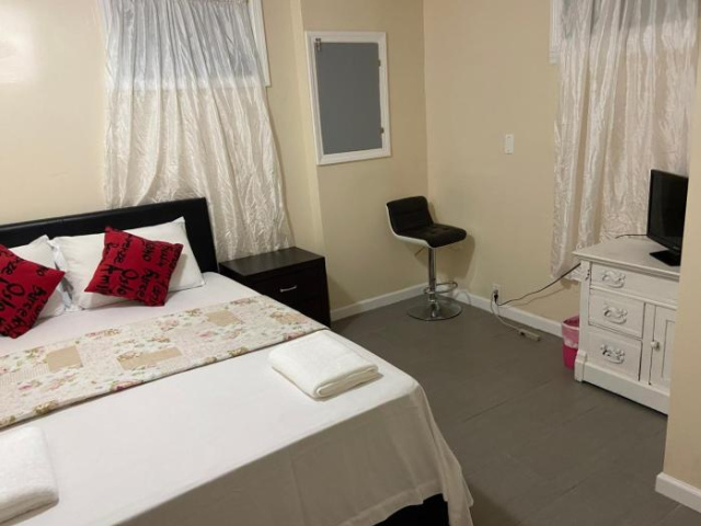 A Private Room in Queens - Queens