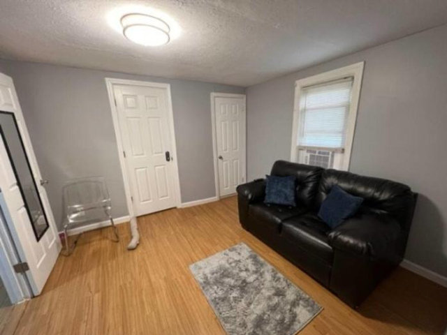 Charming 1 Bedroom Home conveniently located - 皇后區