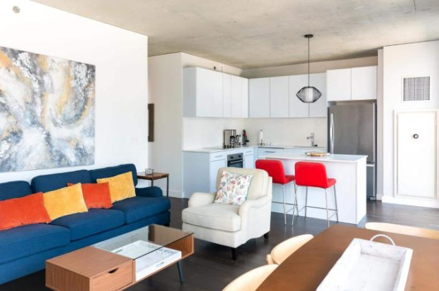 2BR Modern Luxury Apartment With Balcony, Rooftop Pool & Gym by ENVITAE - 芝加哥