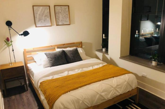 McCormick Place luxury corner apartment with optional parking for 6 guests - Chicago