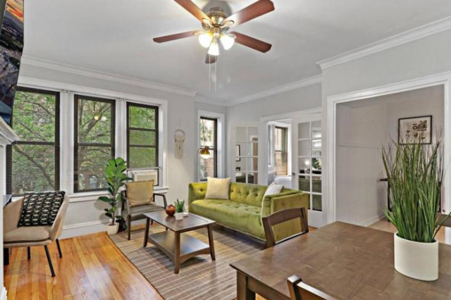 2BR Apt in Lively & Bustling N Broadway Boystown - Roscoe 1A - 芝加哥