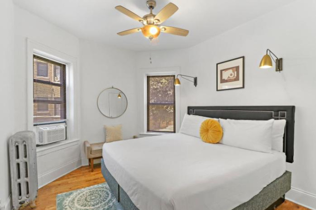 Modern 3BR Apt in Boystown, 12-min walk to Wrigley - Stratford 1S - 芝加哥