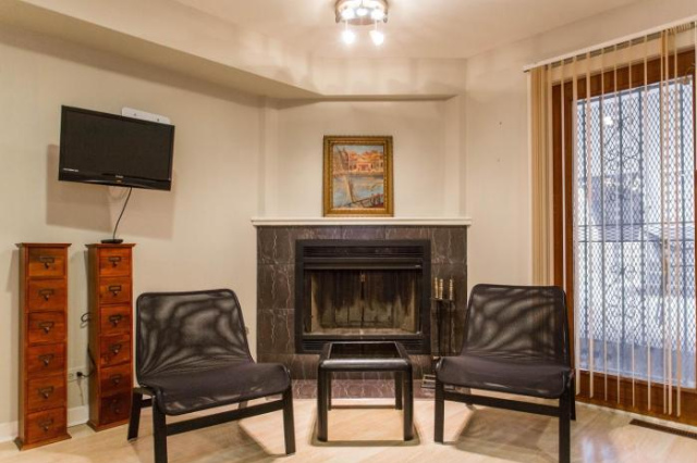Old Town-Gold Coast Amazing 3 br Home/ Free Parking/ Breakfast/ Backyard/ Walk Everywhere/ Pets OK - 芝加哥