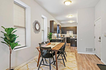 Classy 4BR Radiant Apt in Wicker Park - Blackhawk 3F