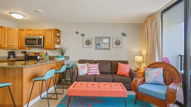 Waikiki Banyan Suites with Free Parking - Honolulu