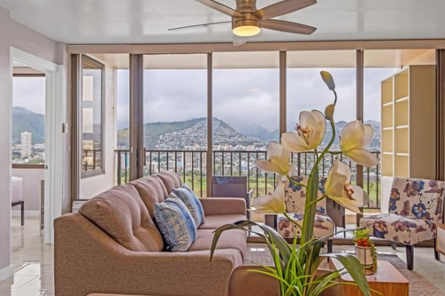 Waikiki Banyan 2 Bedroom Condo-Suite Home - Honolulu