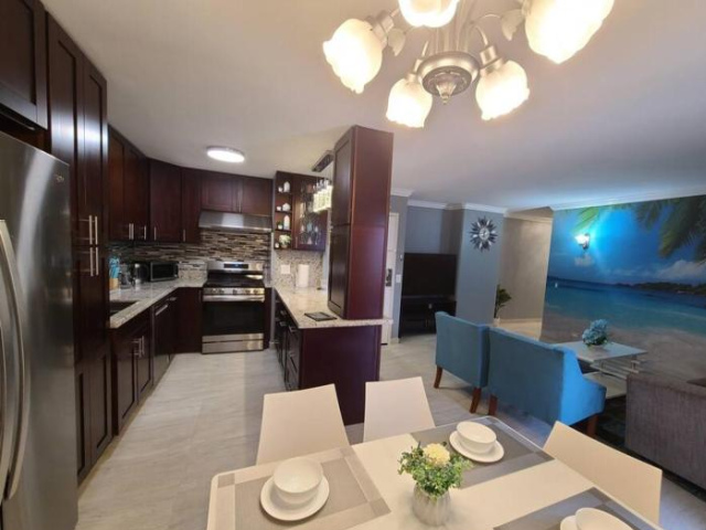 Lovely 2 Beds 2 Bath Free Parking at Waikiki Beach - Honolulu