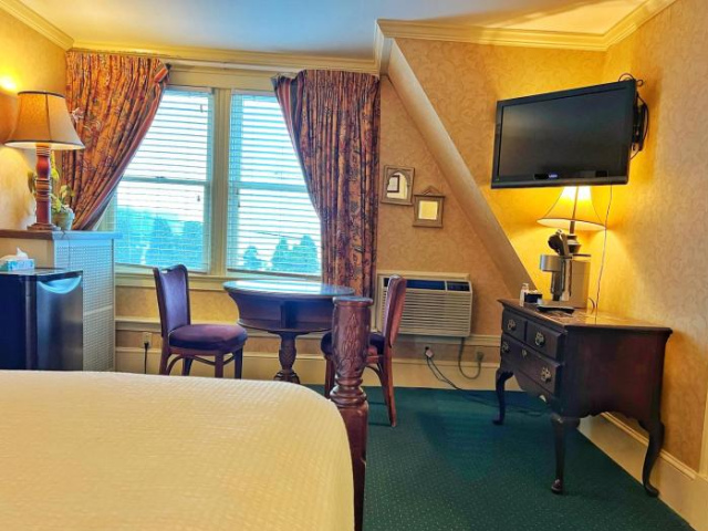 Winthrop Arms Hotel Restaurant Logan Airport - Boston