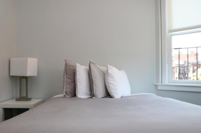 Stylish Newbury Street Studio, #2 - Boston