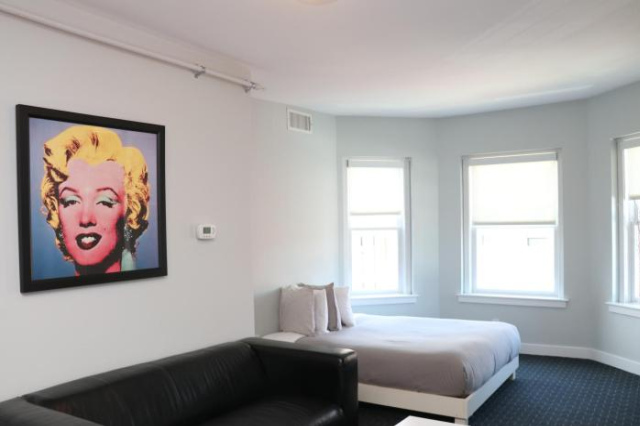 Stylish Newbury Street Studio, #2 - Boston