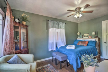 Sunny Mission Hills Apt with Patio 1 Mi to Old Town