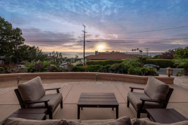 Holiday House - San Diego
