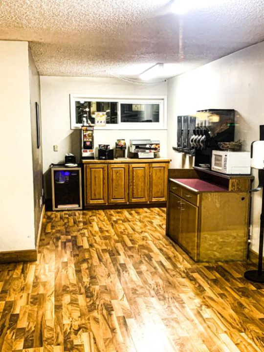 Econo Lodge Inn & Suites - Nevada