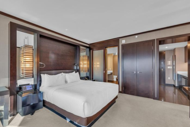 Vdara Studio Suite 011 Pool View FREE VALET Parking - Nevada