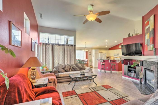 Quaint Cul-De-Sac Home - 14 Miles to Downtown Reno - Nevada