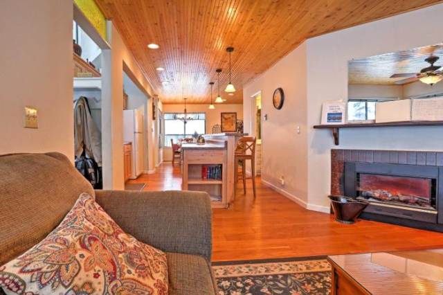 Lake Tahoe Mountain Condo Less Than 2 Mi to Nevada Beach! - Nevada