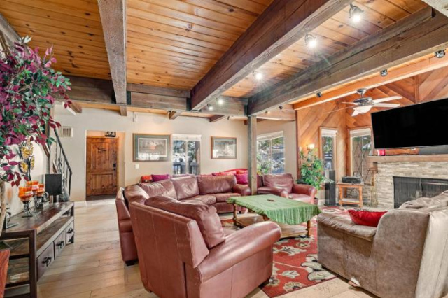 Sprawling Woodland Retreat - Nevada
