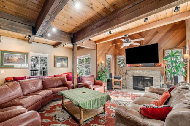 Sprawling Woodland Retreat - Nevada