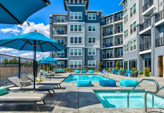 Luxurious 1 King Bed City & Partial Lake View - Nevada
