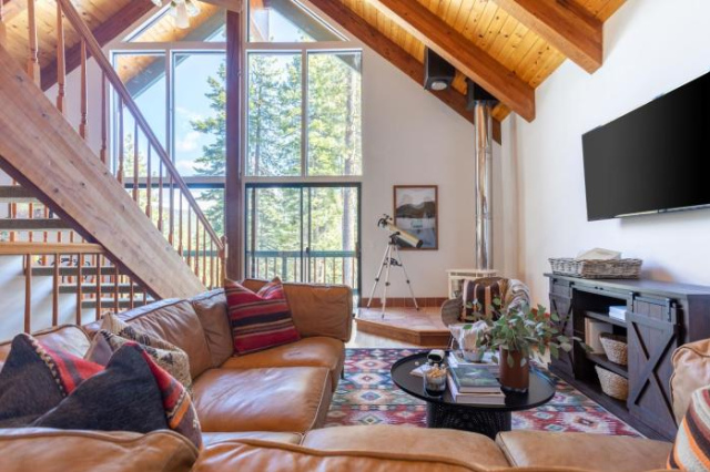 Tallac by AvantStay Secluded Woodsy Tahoe Cabin in Incline Village - 內華達州