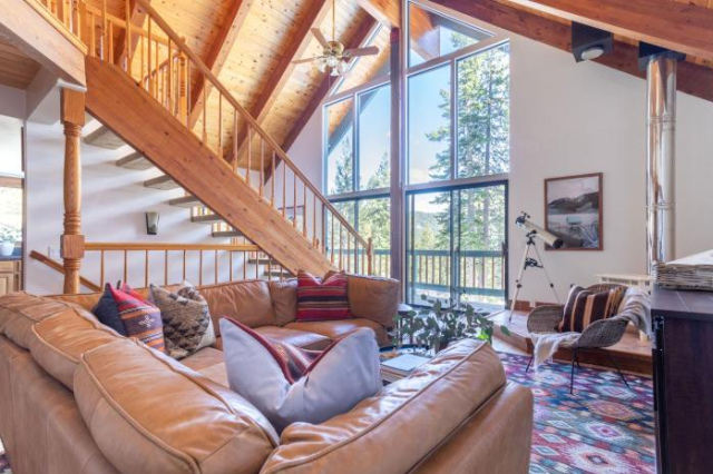Tallac by AvantStay Secluded Woodsy Tahoe Cabin in Incline Village - 內華達州